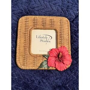 Lifestyle Studios 3.5x3.5 Inch Wicker Photo Frame with Red Hibiscus Flower